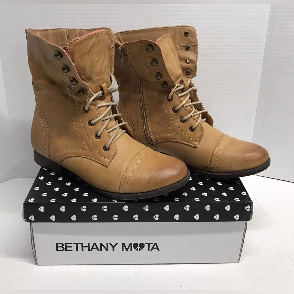 Aeropostale Bethany Mota Size 8 Light Brown Boots Pink Lining With Box